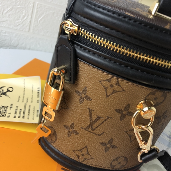 ルイヴィトンバッグ素材ディテール